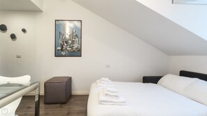 Appartement (1 Bedroom) | 1 slaapkamer, een strijkplank/strijkijzer, beddengoed