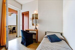 In-room safe, desk, free WiFi