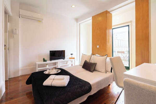 1 bedroom, iron/ironing board, travel cot, WiFi