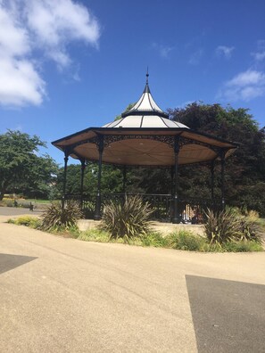 Exterior detail - Mansfield Manor Hotel (Mansfield)