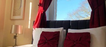 Mansfield Manor Hotel