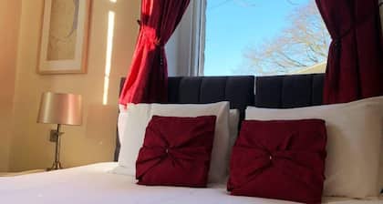 Mansfield Manor Hotel