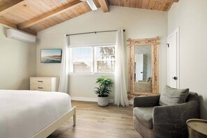 1 bedroom, desk, iron/ironing board, WiFi