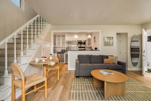 Interior - Beach Bungalow 4 with Private Outdoor Patio (San Diego)