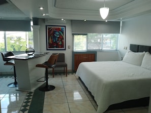 2 Schlafzimmer, Schreibtisch, Verdunkelungsvorhänge