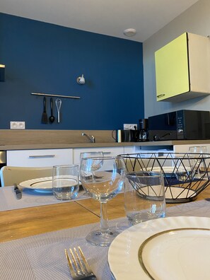 Micro-ondas, fogão, cooktop, lava-louças