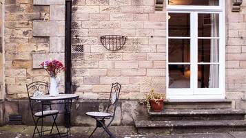 Apartment (Bakewell's Hidden Treasure) | Courtyard view
