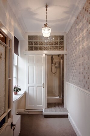 Apartment (Bakewell's Hidden Treasure) | Bathroom