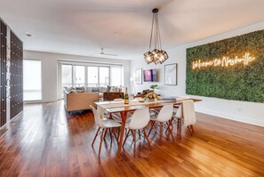 Unclassified image, 2 of 38, button