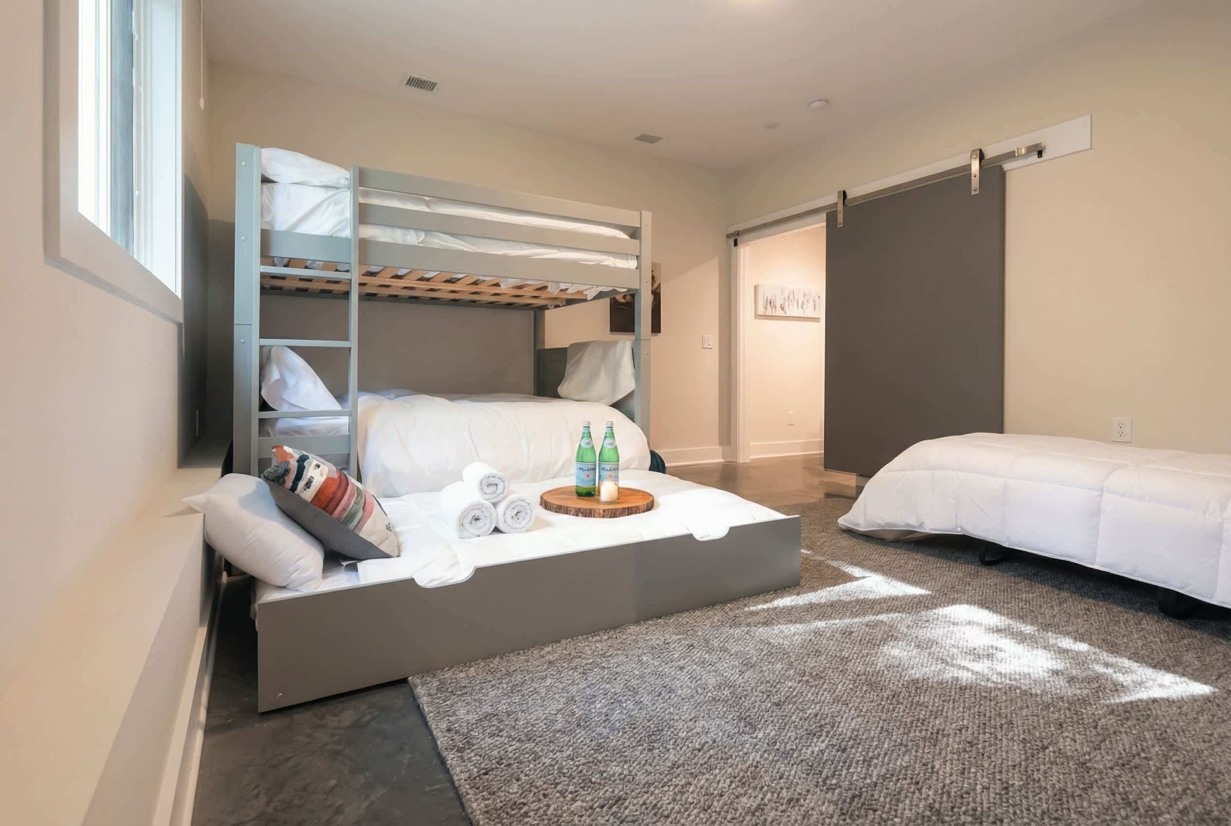 4 bedrooms, desk, iron/ironing board, WiFi