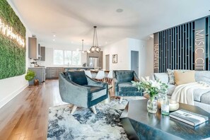 电视、立体声音响、办公室