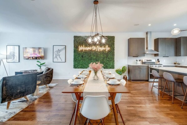 Unclassified image, 1 of 38, button