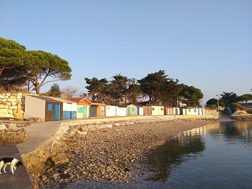 Angoulins - belle maison de famille avec grand jardin en bord de mer