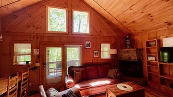 Smart TV, fireplace, DVD player