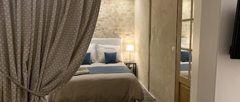 1 Schlafzimmer, BĂŒgeleisen/BĂŒgelbrett, WLAN, BettwĂ€sche