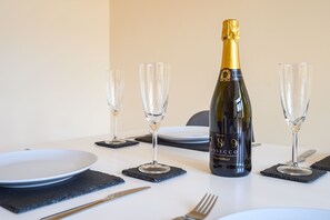 Dining - Beechwood House (Newport)