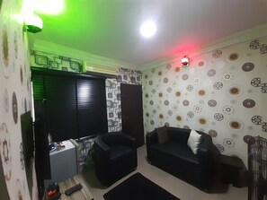 TV, DVD player - Luxurious & Cozy Shortlet Home Apartment (Lagos)