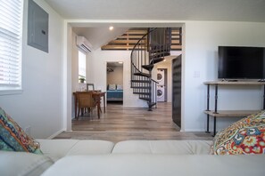 2 dormitorios, tabla de planchar con plancha, wifi gratis y ropa de cama