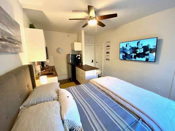 Escrivaninha, ferros/tábuas de passar roupa, Wi-Fi de cortesia