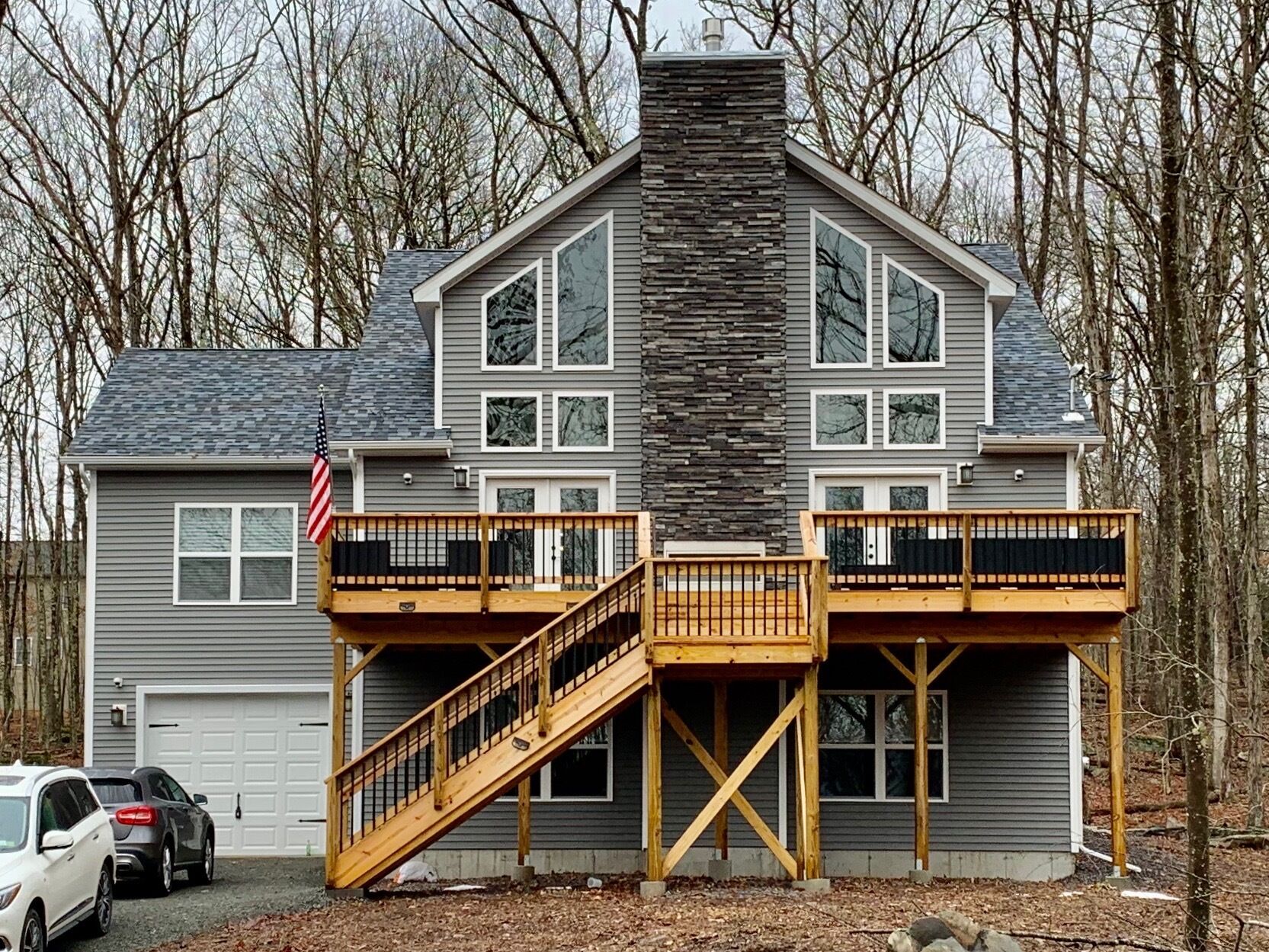 3000 Sq Ft + 5 BR 3.5 BA 3 FINISHED LEVELS AMENITY FILLED COMMUNITY POOL TABLE