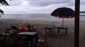 Beach nearby, beach towels