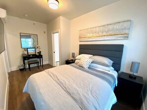 1 chambre, bureau, fer et planche à repasser, accès au Wi-Fi (inclus)