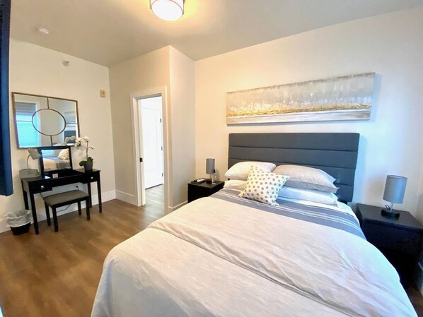 1 chambre, bureau, fer et planche à repasser, accès au Wi-Fi (inclus)