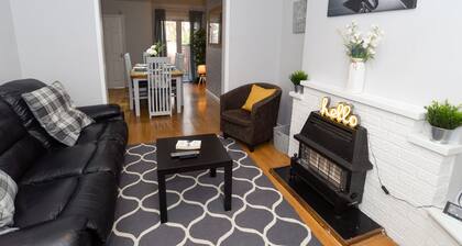 Luxury 2 bedroom terraced home next to Bentley Motors.