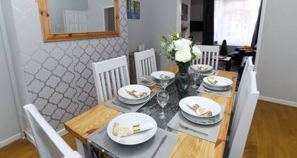 Luxury 2 bedroom terraced home next to Bentley Motors.