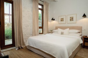 Standard Room, Non Smoking, Patio | Egyptian cotton sheets, premium bedding, individually decorated