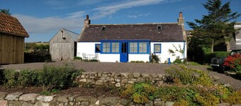 Detached Coastal Fisherman's Cottage with Amazing Sea Views.