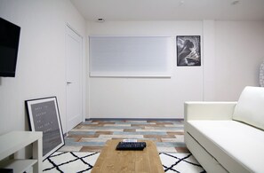 Apartment (KINOA1) | Iron/ironing board, free cribs/infant beds, free WiFi - Kino Asakusa House (Tokyo)