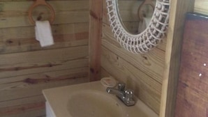 Bathroom sink - Rasta Villa (Long Bay)