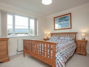 3 quartos, Wi-Fi de cortesia, roupa de cama