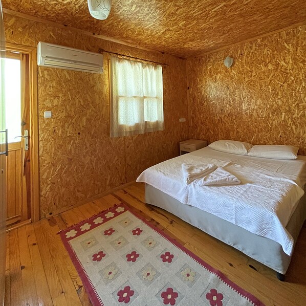 Family Twin Room | Free WiFi, bed sheets