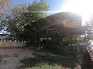 Fachada de la propiedad