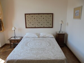 Panoramic Double Room, River View | Individually decorated, bed sheets
