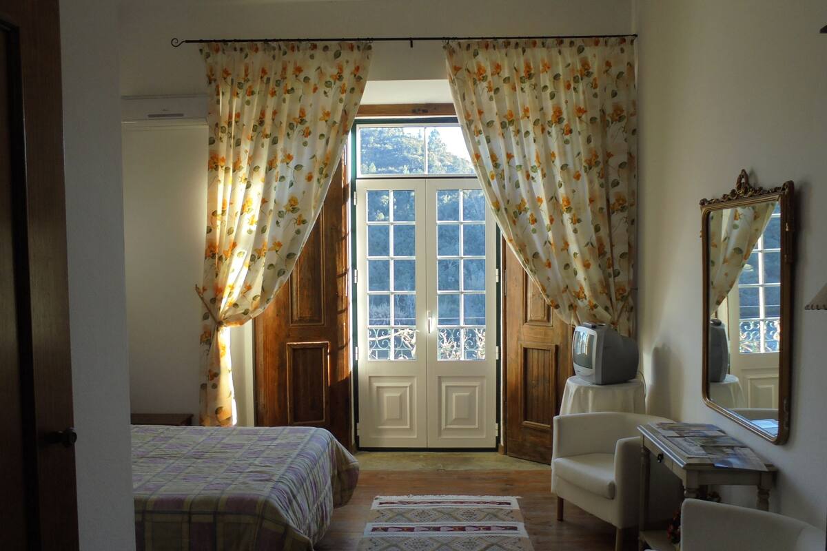 Panoramic Double Room, Balcony, River View | Individually decorated, bed sheets