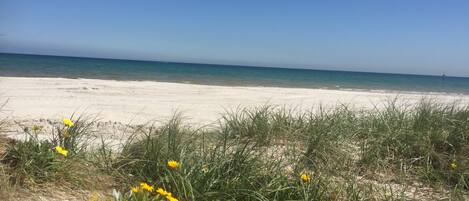 Nära stranden och strandhanddukar