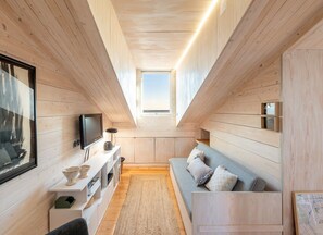 TV, livros, aparelho de som