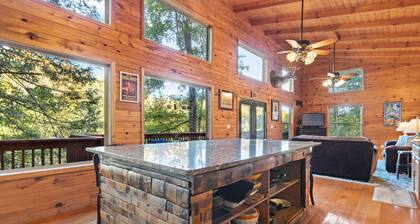 Lake Cabin with Breathtaking Lake View & Private Dock. Hot Tub.Pool Table. Wi-Fi