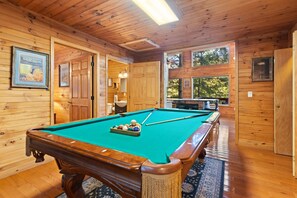 غرفة الألعاب