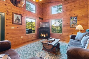 Smart TV y chimenea 