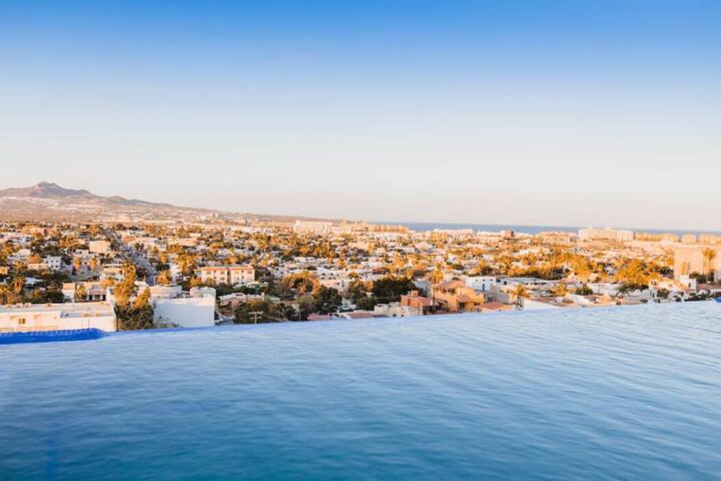 Piscine à débordement, piscine sur le toit