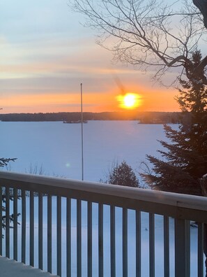 Property grounds - “Escape the city, embrace the serenity" Spring, summer and Fall Getaway !!! (Westport)