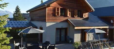 تناول الطعام بالخارج