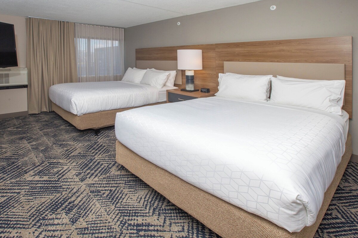 Suite, Accessible (Roll-In Shower) | 1 bedroom, premium bedding, pillowtop beds, desk