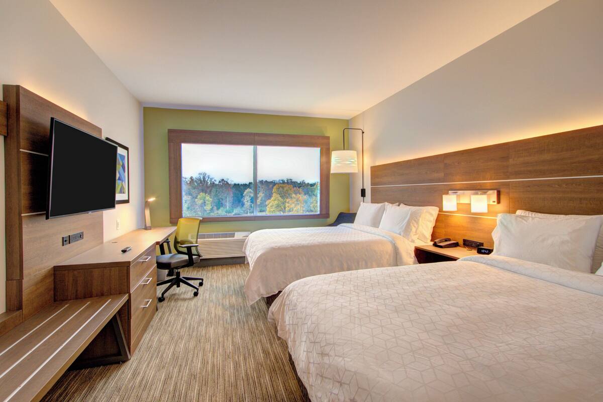 In-room safe, blackout drapes, iron/ironing board, WiFi (free)