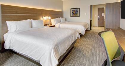 Holiday Inn Express & Suites Charlotte Southwest by IHG