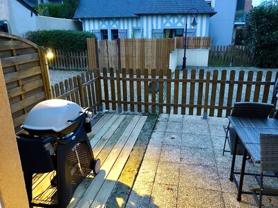 Water on the mast studio in residence 